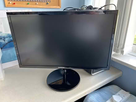 Photo of free Samsung 60cm monitor (Morley LS27) #1