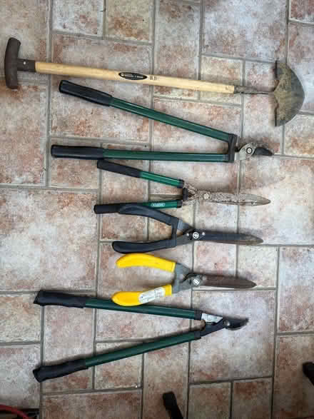 Photo of free Old garden tools (Bolbeck Park MK15) #1