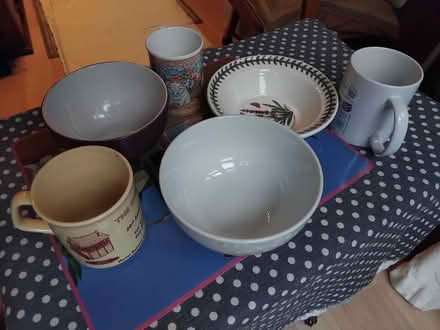 Photo of free Three bowls and three mugs (islington N1) #1