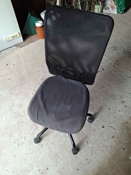 Photo of free Office chair (Newton with scales PR4) #2