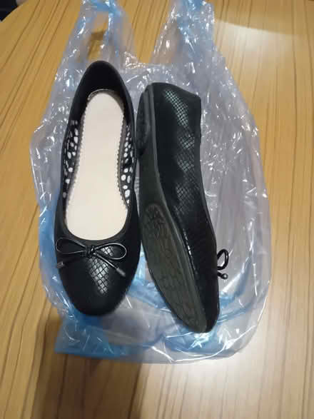 Photo of free Ladies shoes size 7 (Station Area RG21) #2