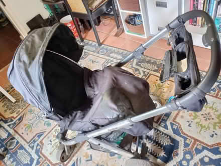 Photo of free Oyster travel system (HP13 Terriers near RGS) #1