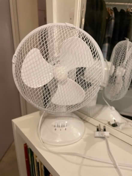 Photo of free White desktop fan (Elephant and Castle) #1
