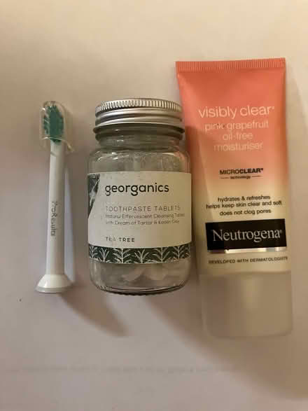 Photo of free Sonicare small brush head SW9 Oval (SW9 Oval) #1