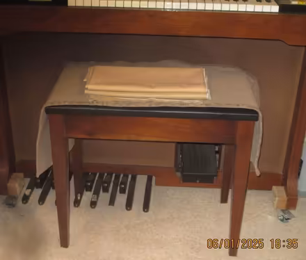 Photo of free Lg Electric Organ (Worcester WR5) #4