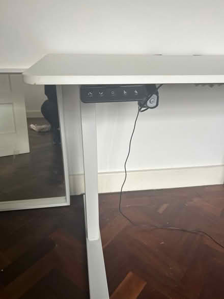Photo of free electric standing desk (Kennington) #2