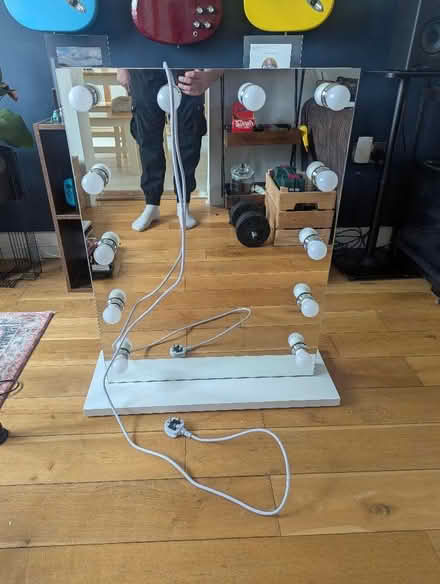 Photo of free Hollywood Mirror (CO11) #1