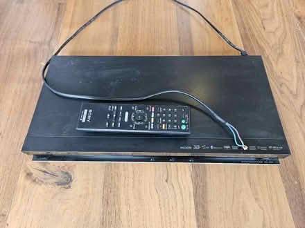 Photo of free Sony-BDP-S570 Blu-Ray player (Godalming / Busbridge GU7) #2