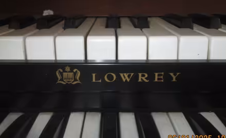 Photo of free Lg Electric Organ (Worcester WR5) #2