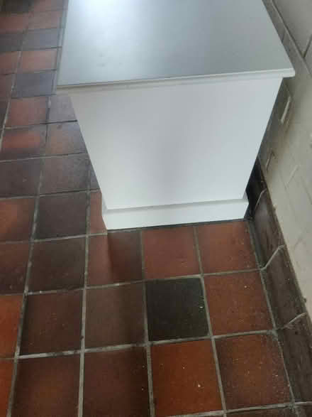 Photo of free White unit (Norwich NR5) #2