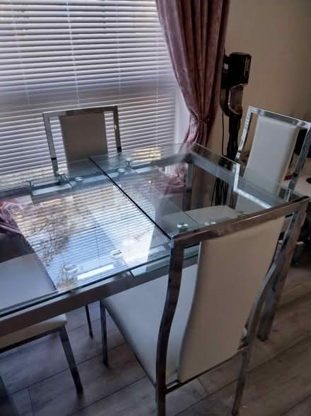 Photo of free Glass table and 6 chairs (Next to Lister hospital..) #4