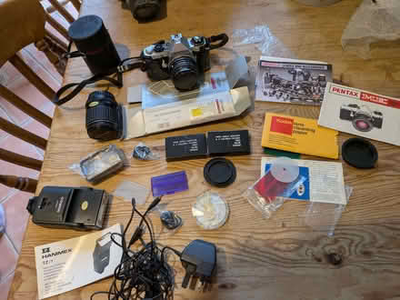 Photo of free An old Pentax Super ME camera with a lot of accessories (Park Central B15) #2