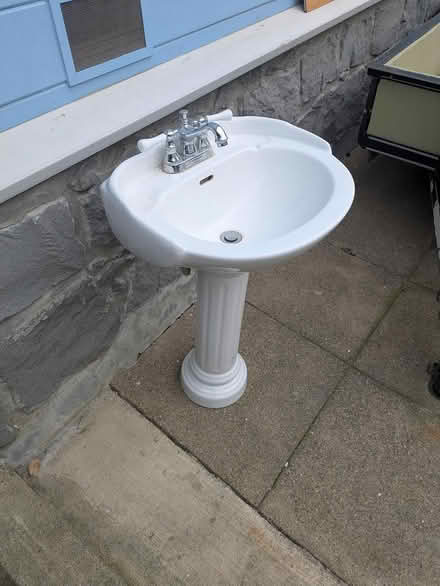 Photo of free Pedestal sink (West End Santa Rosa) #2