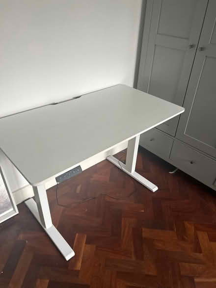 Photo of free electric standing desk (Kennington) #3