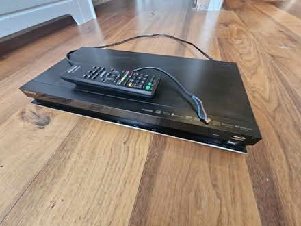 Photo of free Sony-BDP-S570 Blu-Ray player (Godalming / Busbridge GU7) #1