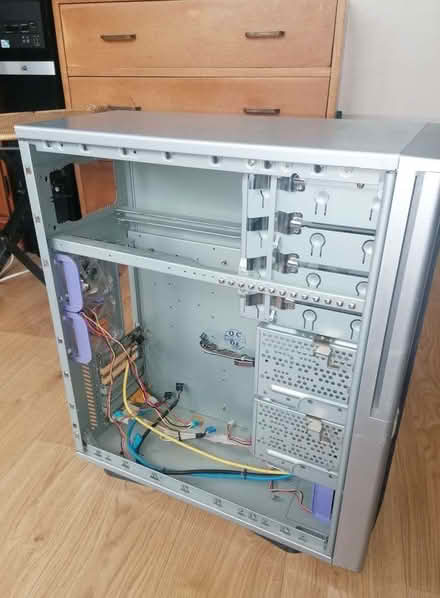 Photo of free Computer Tower Case by Gigabyte (Malvern Link WR14) #2