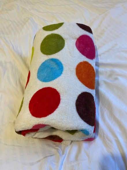 Photo of free Large, soft, fluffy blanket (Loughborough LE11) #4