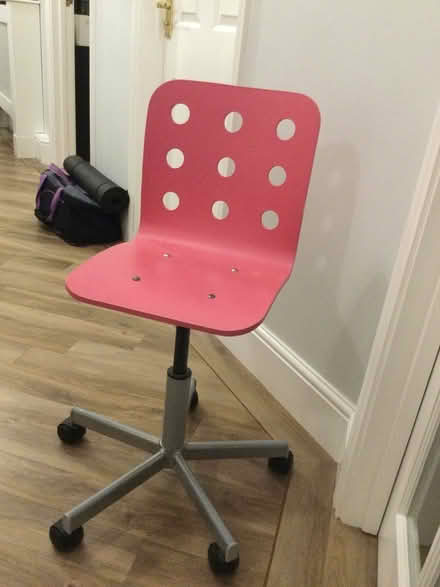 Photo of free Pink desk chair (Sutton Coldfield, Four Oaks) #1