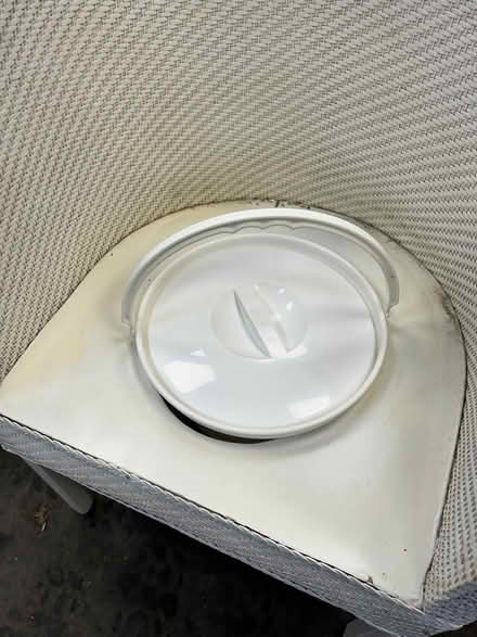 Photo of free Commode (Kingsclere RG20) #3