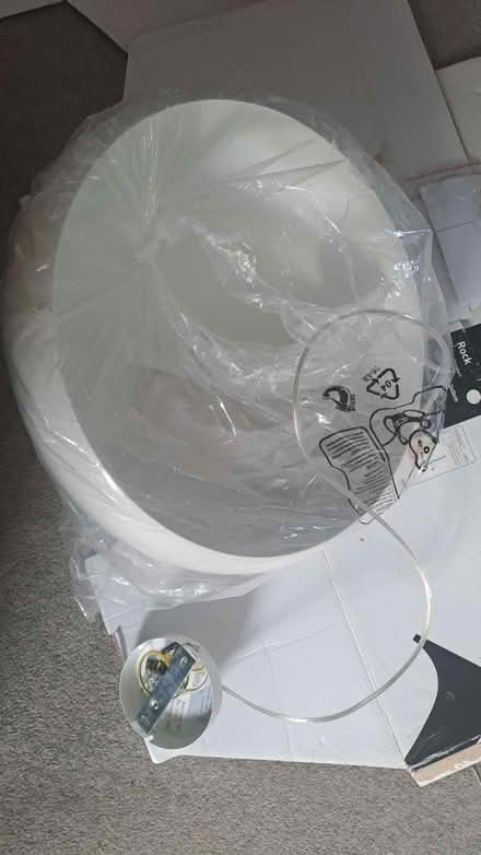 Photo of free BR2 metal pendant light (Bromley, BR2) #3