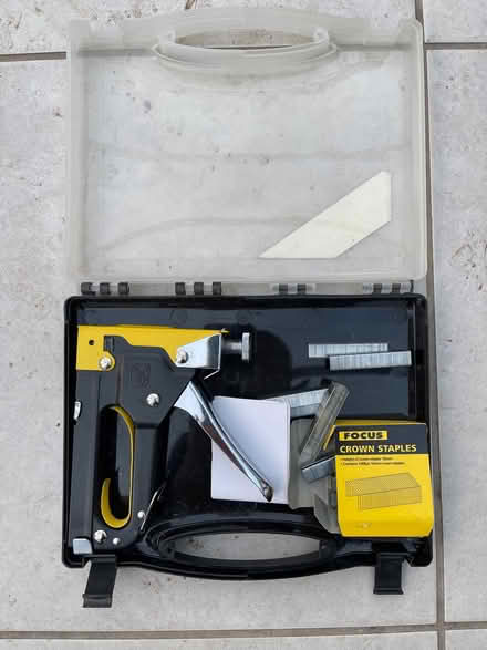 Photo of free Staple Gun (Hutton BS24) #1