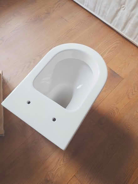 Photo of free New floor mounted toilet pan seat& concealed cistern (Wapping E1W) #2