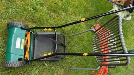 Photo of free Manual lawn mower (Guildford GU1) #1