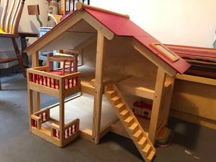 Photo of free Wooden dolls house (Canonbury N1) #1