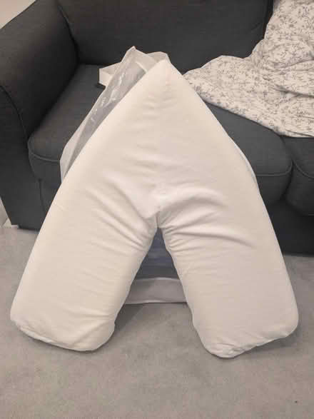 Photo of free V shaped pillow (Isleworth) #2