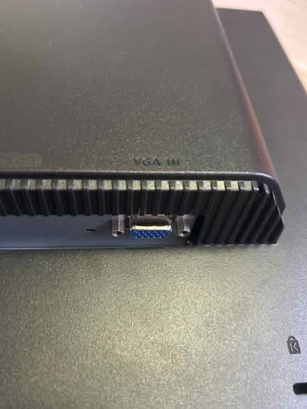 Photo of free Computer screen (KT6 Surbiton) #1