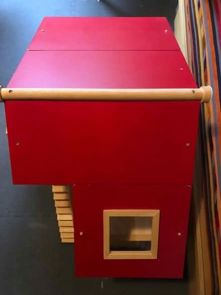 Photo of free Wooden dolls house (Canonbury N1) #4