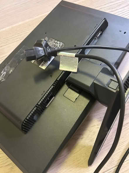 Photo of free Computer screen (KT6 Surbiton) #2