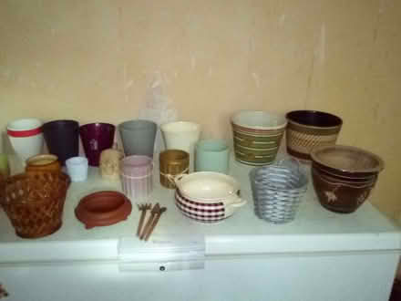Photo of free An Assortment of Plant Pots (Hoddesdon EN11) #1