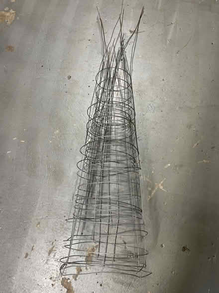 Photo of free Tomato Cages (Vienna) #2