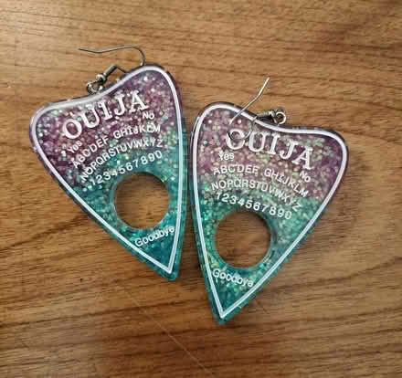 Photo of free ouija planchette earrings (Ilchester) #1