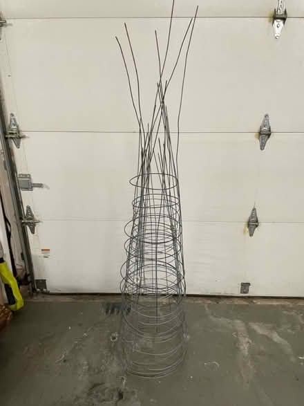 Photo of free Tomato Cages (Vienna) #1