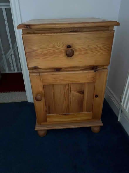 Photo of free Pine bedside cabinet (De Parys MK40) #2