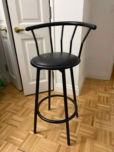 Photo of free 1 bar stool (Upper east side) #1