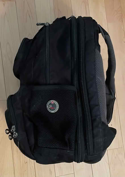 Photo of free Swiss Gear Backpack (Alta vista / riverside) #2