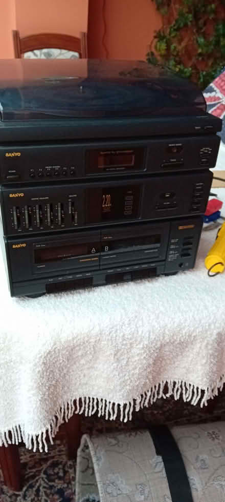 Photo of free radio, vinyl and cassette player (Broadhalgh OL11) #1