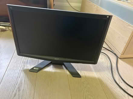 Photo of free Computer screen (KT6 Surbiton) #4