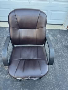 Photo of free chair with massage option #1