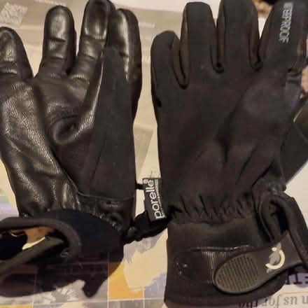 Photo of free Sealskinz all weather cycling gloves (Church RG2) #1