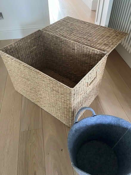 Photo of free Wicker storage trunk and toy bucket (GU9) #1