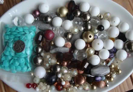 Photo of free Jewellery-making beads 277g (Wallington) #2