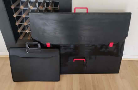Photo of free A1 and A3 portfolio cases (GU52) #1