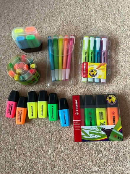 Photo of free Highlighter pens (Cookham SL6) #1
