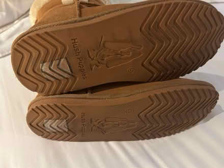 Photo of free Hush puppy women’s slippers (Camberley GU15) #2