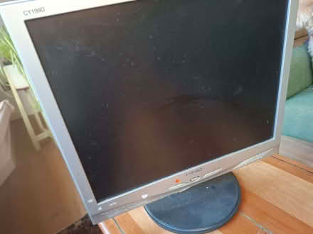 Photo of free i-inc computer screen (Long Crendon HP18) #1