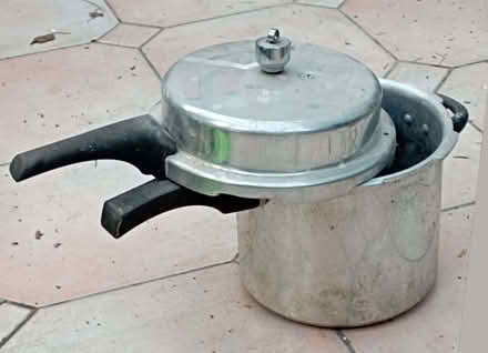 Photo of free Aluminium pressure cooker (Earley RG6) #2